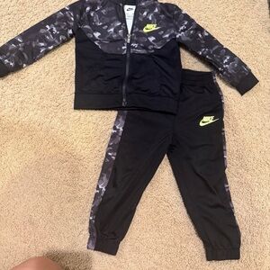 Nike Matching Sweatsuit